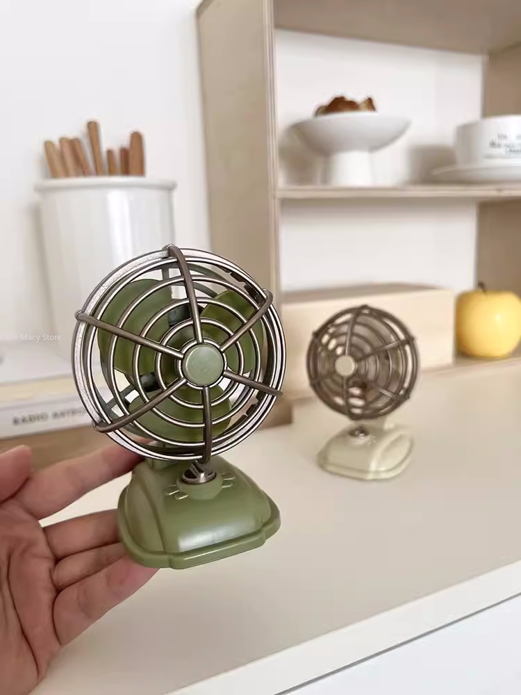 Retro Desktop Small Fan USB Ch - Office Furniture Suppliers recension och pris